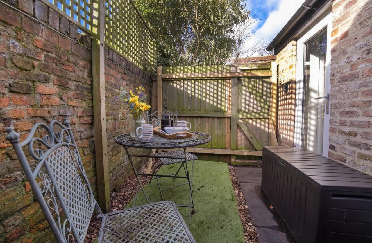The Beehive Studio Appartement York Buitenkant foto